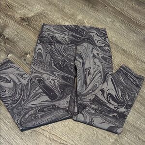 Athleta Gray Ankle Cropped Pants with Marble Pattern